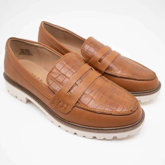 Journee Collection Shoes - Journee Collection Kenly Tan Loafer Shoes Womens SIZE 8.5 WIDE
